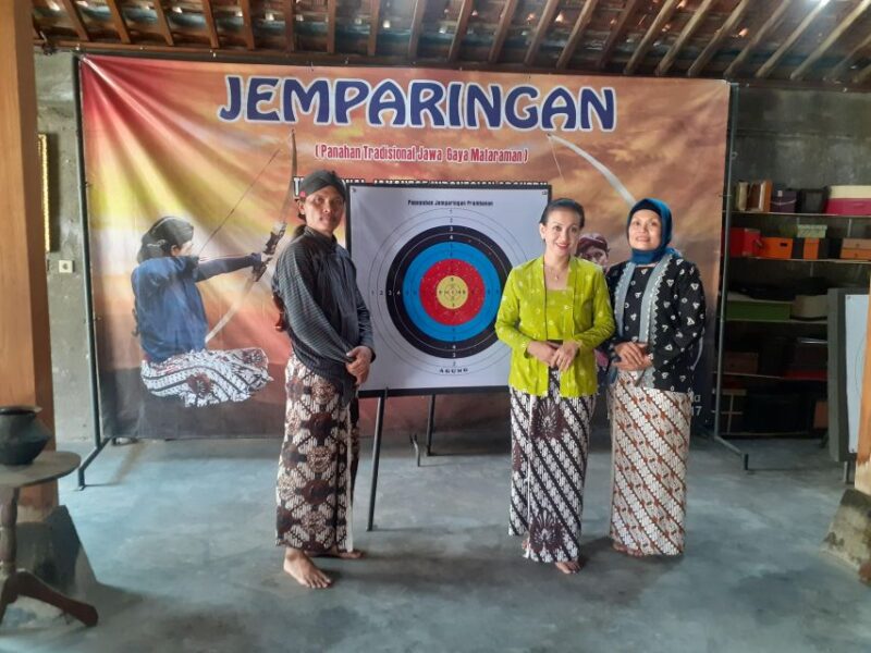Traditional Archery Class (Jemparingan) - Instructor and Experience