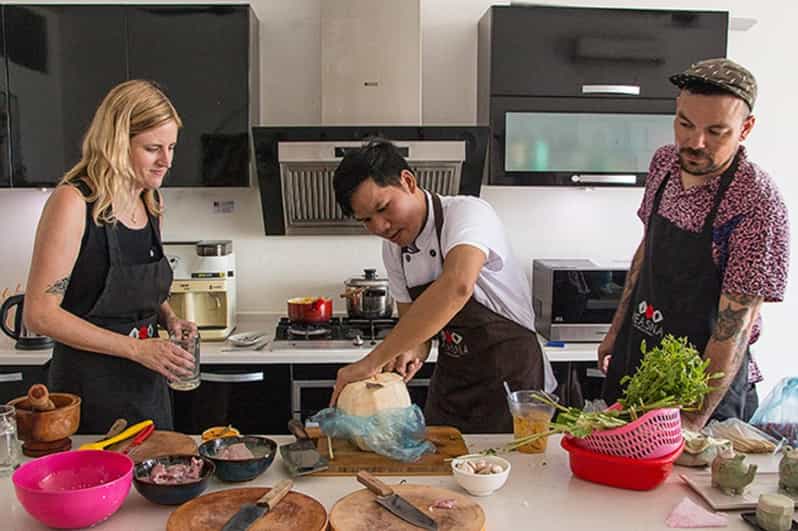Traditional Cooking Class and Local Market Tour - Highlights