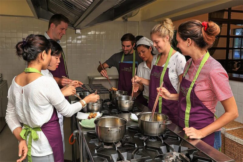 Traditional Cooking Class and Local Market Tour - Important Information