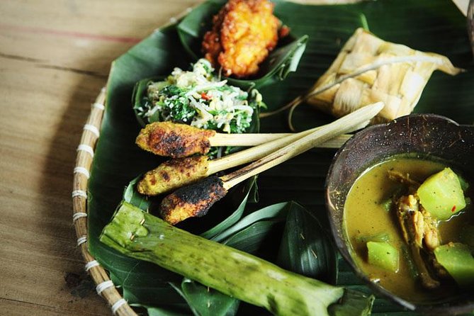 Traditional Cooking Class In Ubud With Local Balinese Family - Key Points
