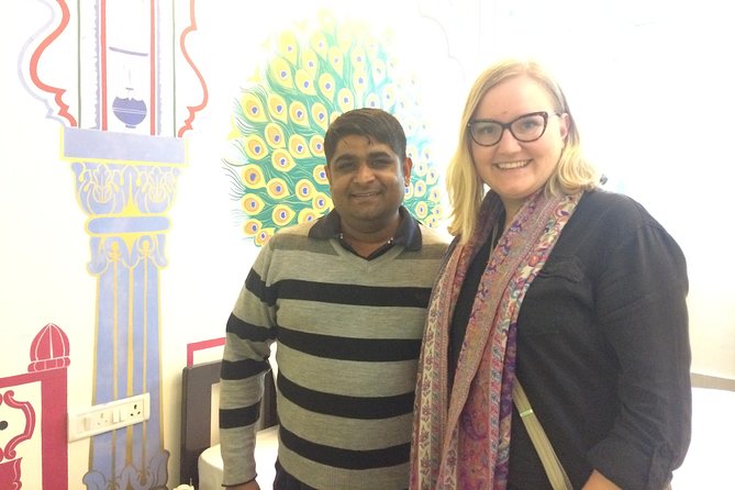 Traditional Dinner With Indian Family in Jaipur With Transfers - Key Points
