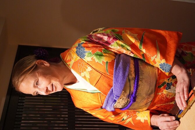 Traditional Elegance: Private Kimono Experience in Luxurious Silk - Meeting Point and Pickup