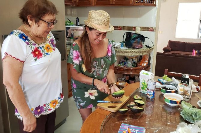 Traditional Family Kitchen in Cozumel - Group Size and Start Time