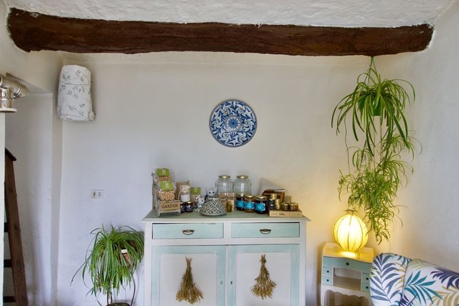 Traditional Italian Cooking Class on a Sustainable Farm Using Foraged Wild Herbs - Shared Meal of Hospitality
