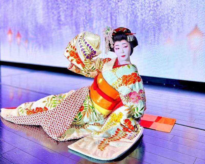 Traditional Japanese Dance Show! The Art of Nihon Buyō - Cultural Significance of Nihon Buyō