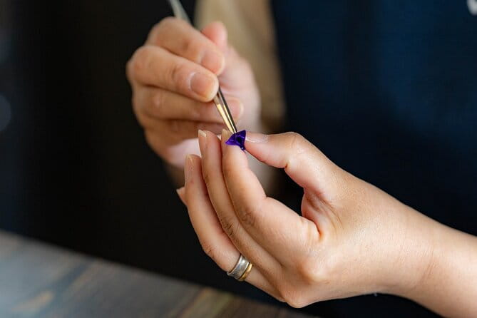 Traditional Japanese Fabric Flower-Making Tsumami Zaiku Class - The Tsumami Zaiku Technique