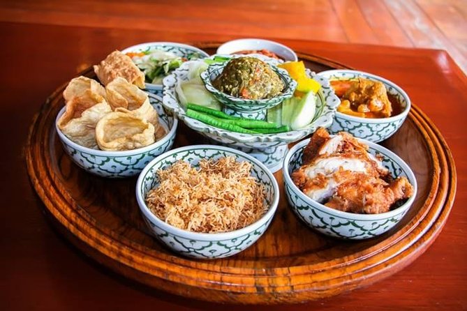 Traditional Khantoke Dinner and Show From Chiang Mai - Choosing the Right Khantoke Tour