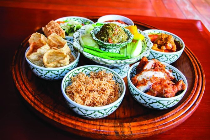 Traditional Khum Khantoke Dinner From Chiang Mai With Cultural Dance Show - Meeting and Pickup Details