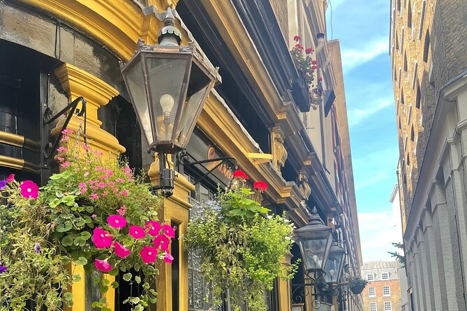 Traditional London Pub Walking Tour With Local History and Facts - Pub Experiences