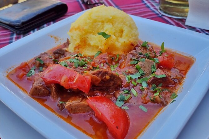 Traditional Lunch and Old Town Private Tour With a Local Guide - Traditional Romanian Lunch Experience