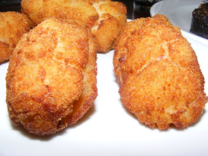 Traditional Madrid Night Tapas and Drinks Tour - How to Book the Tour