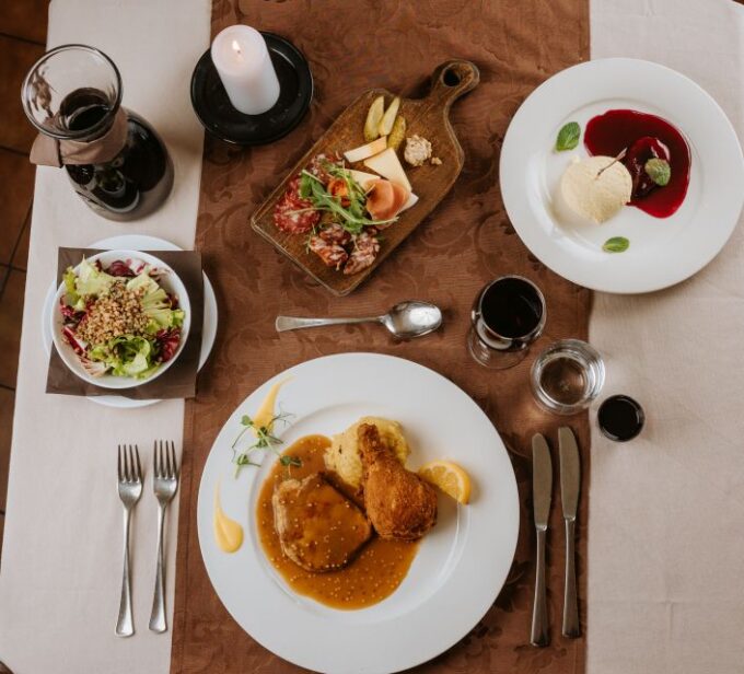 Traditional Slovenian Dinner and Show - Attire and Footwear