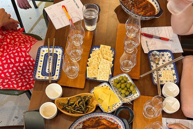 Traditional Soju Class and Makgeolli Tasting in Seoul - Meeting and Location Details