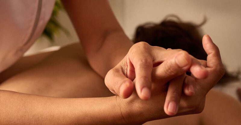 Traditional Thai Massage With Essential Oils - Benefits of Essential Oils