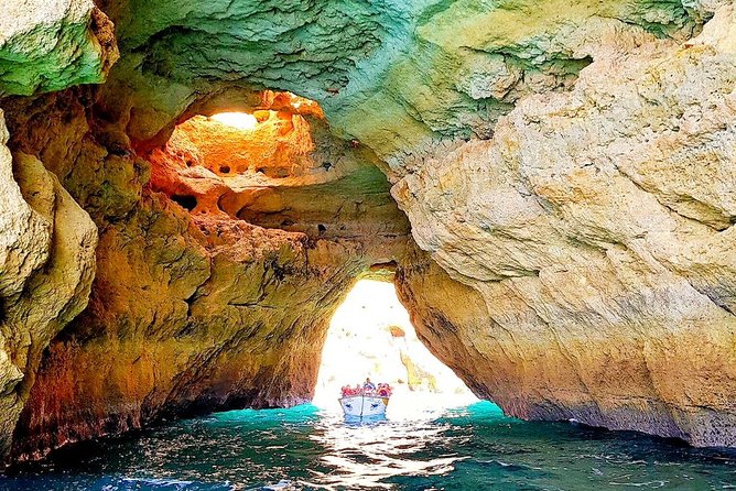 Traditional Tour - Benagil Cave - Qualified Skipper and Guide
