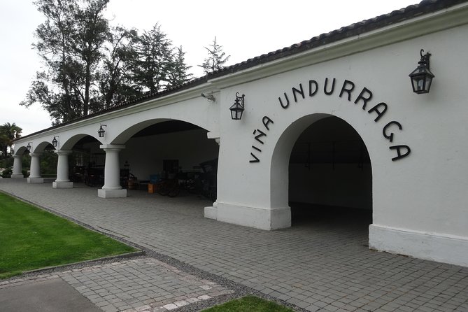 Traditional Undurraga Tour - Vineyard History and Experience
