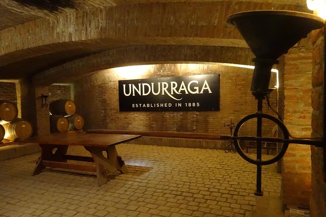 Traditional Undurraga Tour - Lunch and Dining Experience