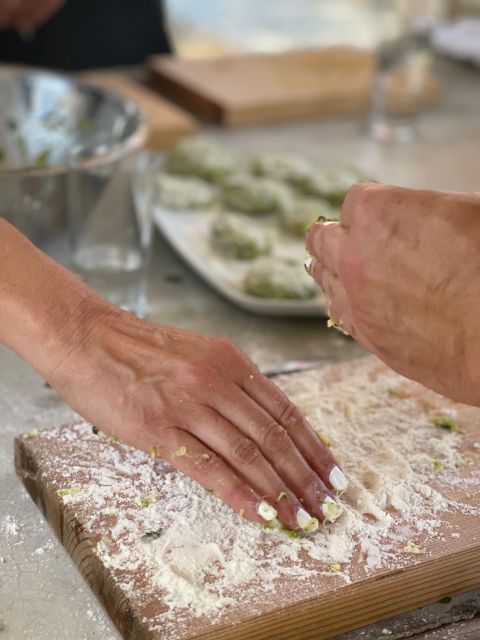 Traditionell Cooking Class in Wood Oven - Duration and Reservations