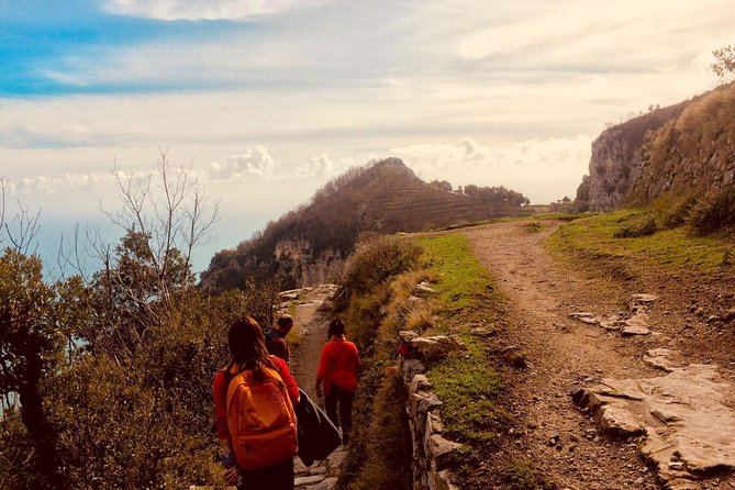Trail of the Gods With Local Guide Saveria Fiore Ladybug - Review Highlights
