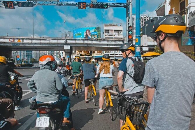 Trails of Chinatown's Richest Man - Ho Chi Minh City Cycling Tour - Navigating the Vibrant Street Life