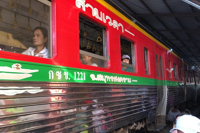 Train Market and Floating Market Half Day Tour - Positive Customer Feedback