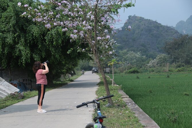 Trang an and Bich Dong Luxury Small Group Tour With Cycling - Trang An Grottoes