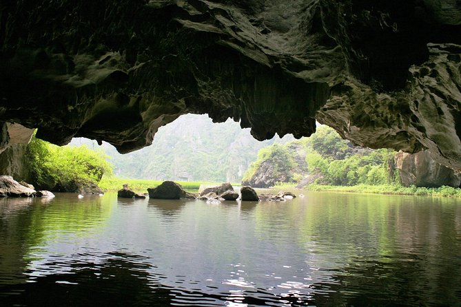 Trang An Boat Ride and Hoa Lu Temples - Temples of Dinh and Le Dynasties