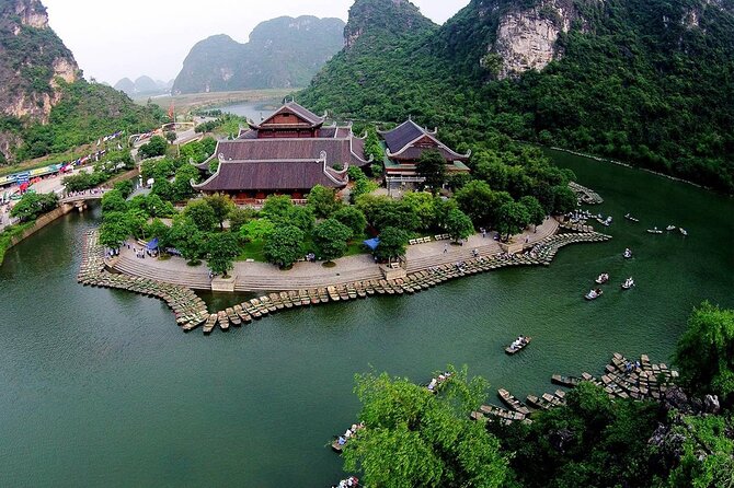 Trang an Hoa Lu Mua Cave Tour [Japanese Guide, Limousine Bus, Lunch and Dinner Included] - Mua Cave Exploration