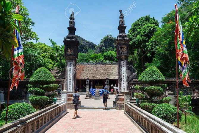 Trang an Hoa Lu Mua Cave Tour [Japanese Guide, Limousine Bus, Lunch and Dinner Included] - Pricing and Booking Options