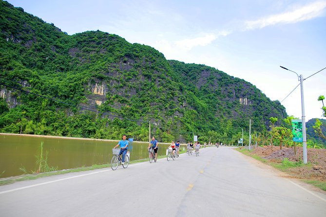 Trang An - King Kong Islet - Bai Dinh Pagoda - Mua Cave - Limousine Bus Day Tour - Booking and Confirmation