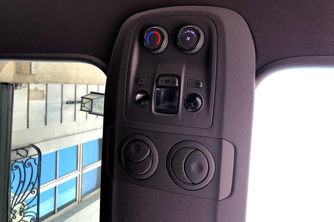 Transfer Airport Paris-Hotel - Vehicle and Amenities