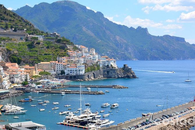 Transfer Amalfi Coast With Stop and Wait 2 Hours Pompeii or Herculaneum or Vesuvius - Key Points