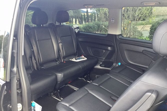 Transfer - Antibes> Nice Airport - Vehicle and Amenities