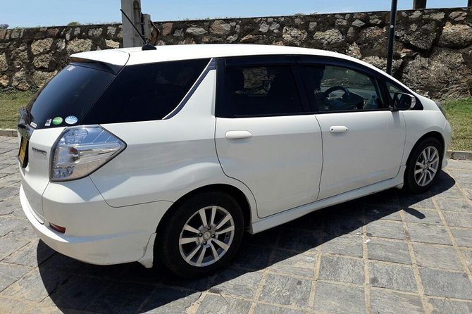 Transfer Between Colombo Airport (Cmb) and Dikwella Resort & Spa - Key Points