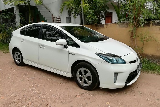 Transfer Between Colombo Airport (Cmb) and Sky Gardens, Colombo - Key Points