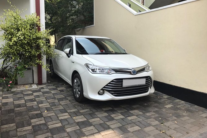 Transfer Between Colombo Airport (Cmb) and Sky Gardens, Colombo - Meeting and Pickup