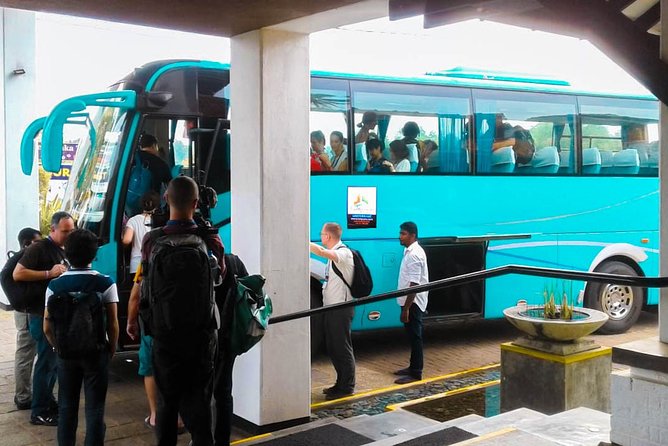 Transfer Between Colombo (Cmb) Airport and Pegasus Reef Hotel - Private Tour Experience