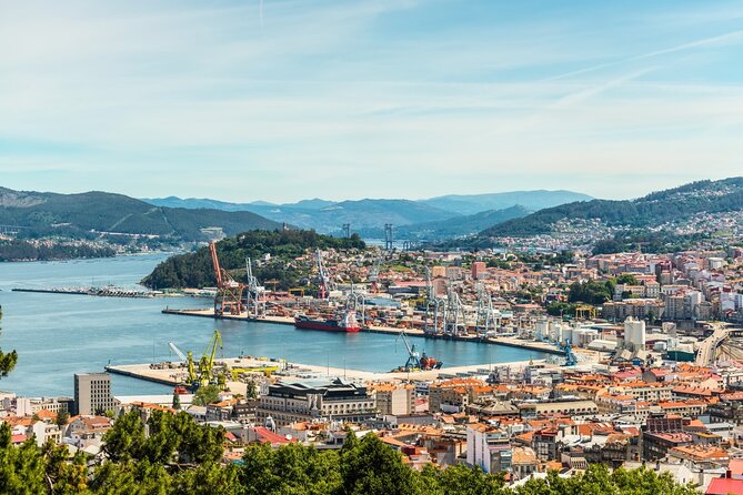 Transfer Between Porto and Santiago Compostela With up to 3 Stops Along the Way - Route and Stops