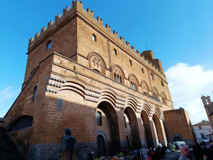 Transfer Florence-Rome With Stops in Orvieto & Bagnoregio - Optional Authentic Italian Cuisine
