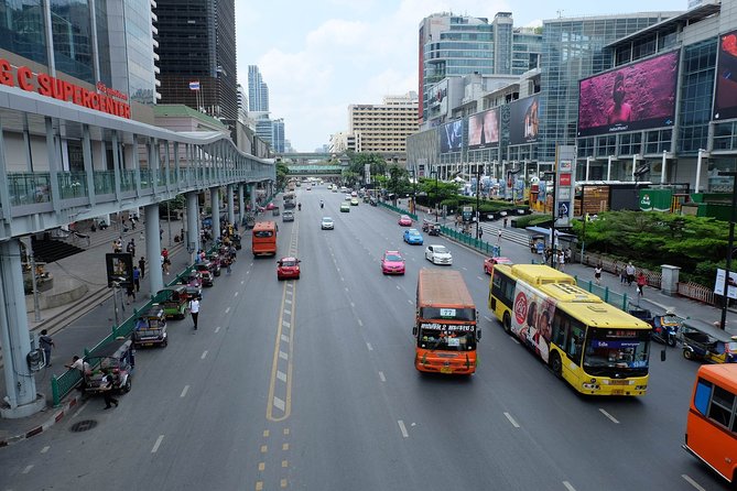 Transfer From Bangkok Airport to Bangkok Hotel by Deluxe Vehicle - Accessibility and Restrictions