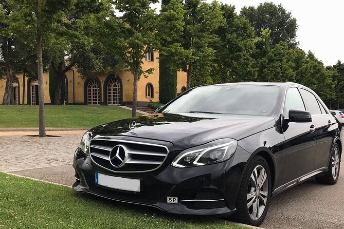 Transfer From Barcelona Airport to Andorra. (1 to 3 Passengers) - Key Points