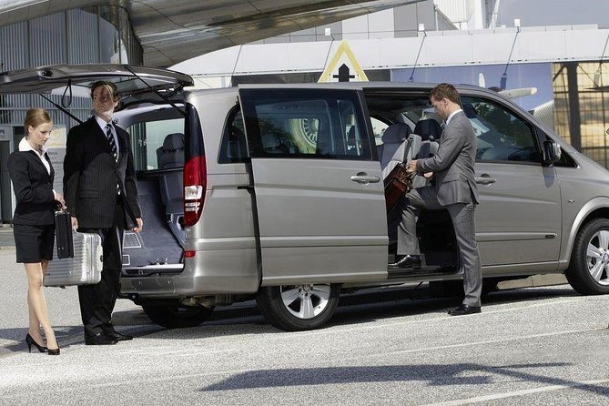 Transfer From Downtown Panama City to PTY Airport - Pricing and Booking Information