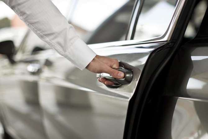 Transfer From Iguazú Airport to Hotels on the Argentine Side - Service Overview