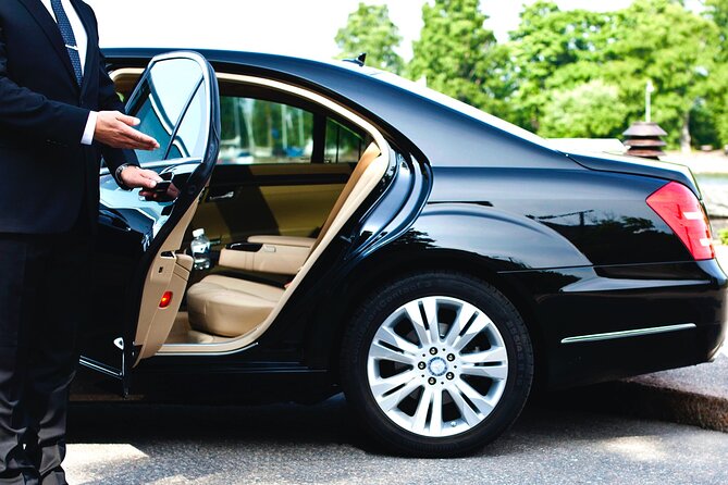 Transfer From Krakow Airport to City Center by Mercedes Limousine - Good To Know