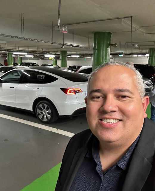 Transfer From Lisbon Airport to Cascais - Vehicles and Amenities