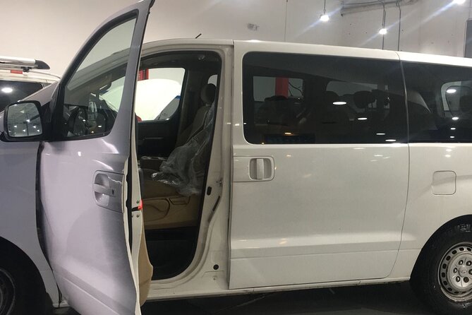 Transfer From or to Airport Mariscal Sucre (One Way) - Service Features and Accessibility