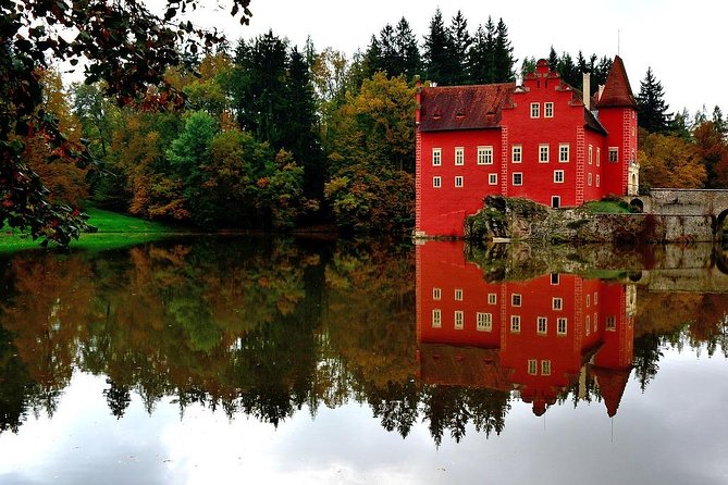Transfer From Prague to Cesky Krumlov: Private Daytrip With 2h for Sightseeing - Accessibility and Participation