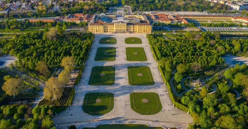 Transfer From Prague to Vienna With 2h for Sightseeing - Good To Know