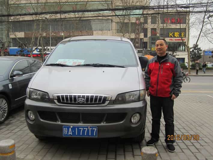 Transfer Hotel and Xian Railway Stations - Driver and Vehicle Details