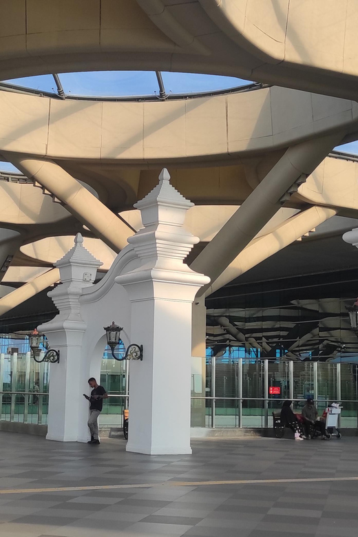 Transfer In or Out Airport Yogyakarta - Driver and Pickup Details